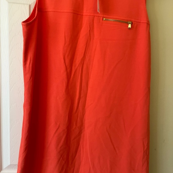 Loft, size 6, zip up back - Picture 1 of 4